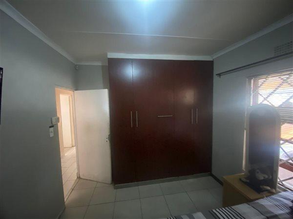 5 Bedroom Property for Sale in Rondevlei Park Western Cape